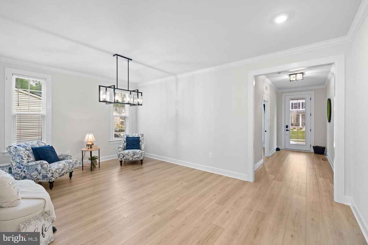 Interior, Pendant Lights, Recessed Lighting, Wood Texture Flooring