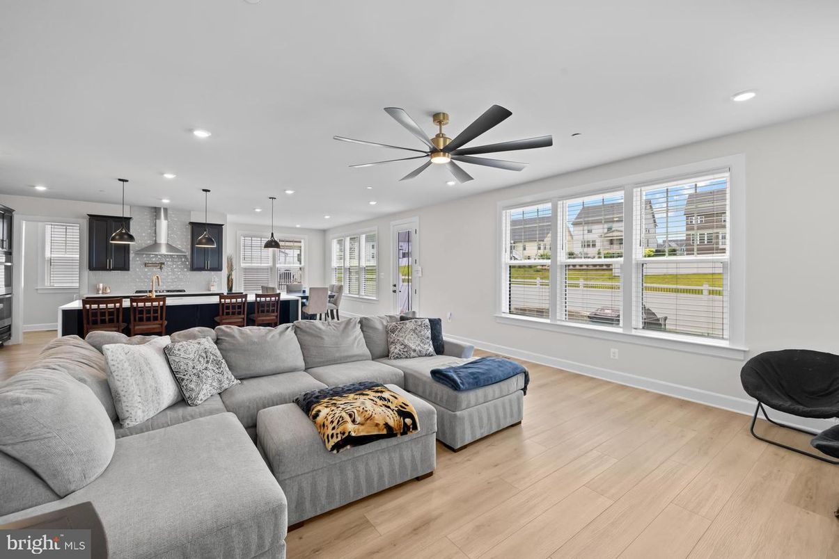Dining room, Interior, Kitchen, Living room, Pendant Lights, Recessed Lighting, Wood Texture Flooring