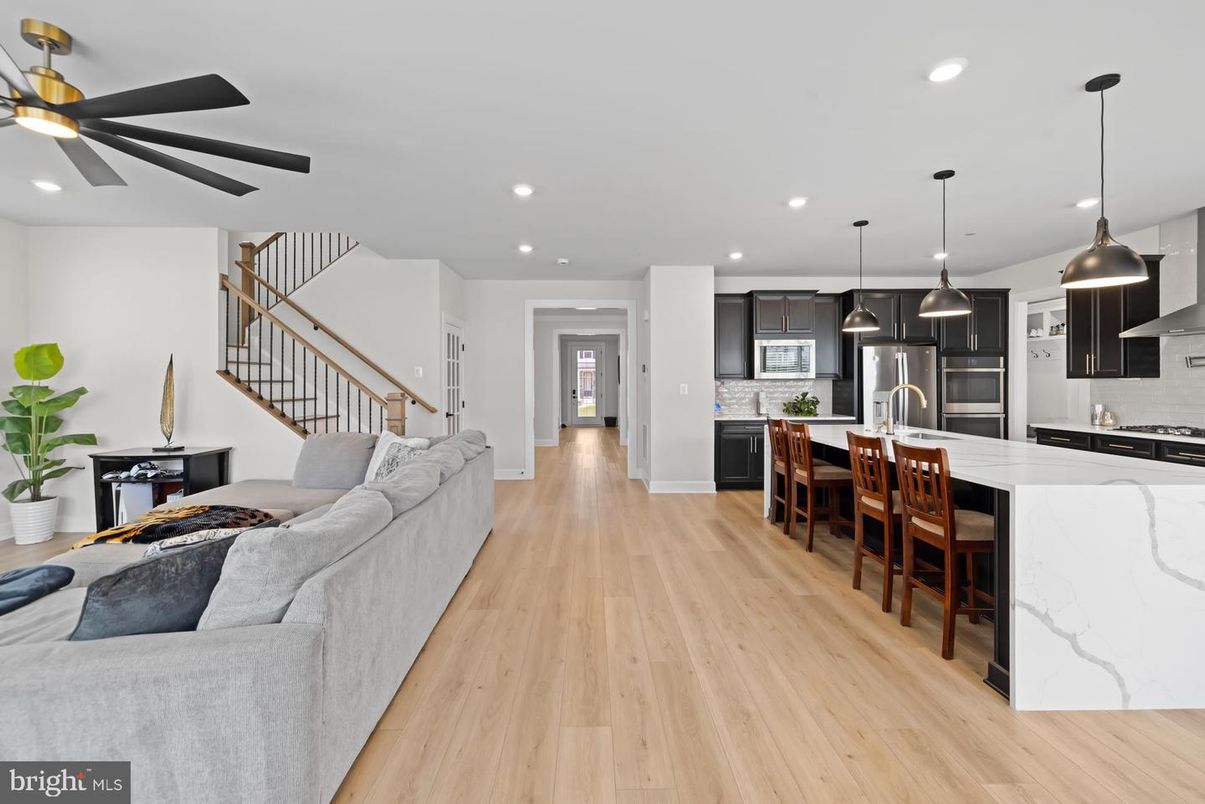 Interior, Kitchen, Living room, Pendant Lights, Recessed Lighting, Stainless Steel Appliances, Wood Texture Flooring