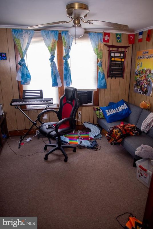 Home Office, Interior