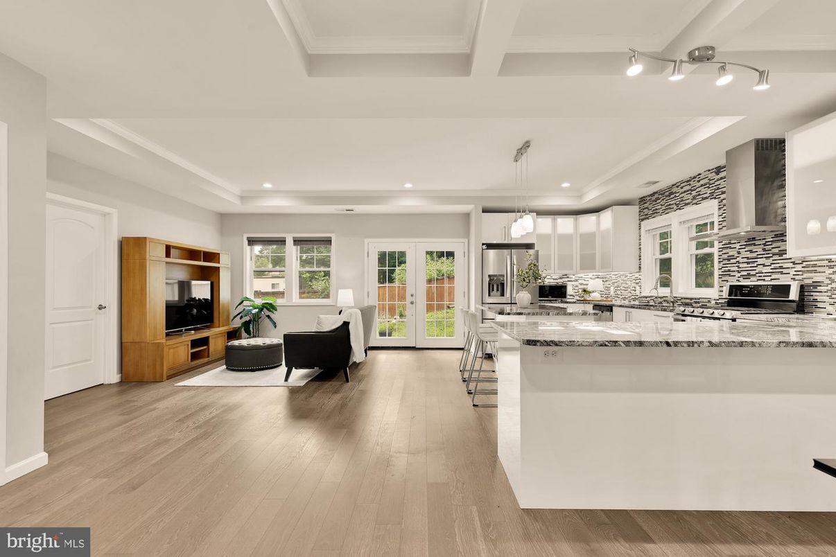 Interior, Kitchen, Living room, Pendant Lights, Recessed Lighting, Wood Texture Flooring