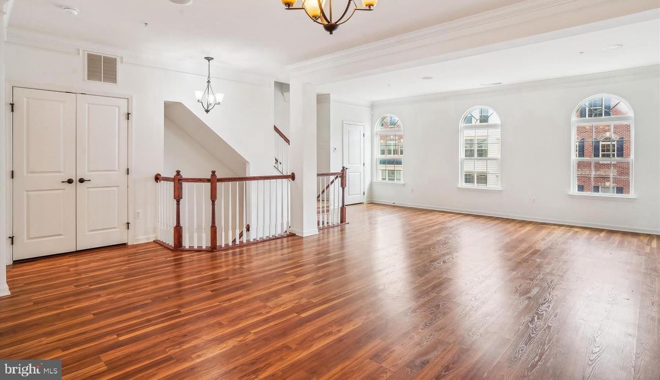 Chandelier, Empty room, Interior, Pendant Lights, Recessed Lighting, Wood Texture Flooring