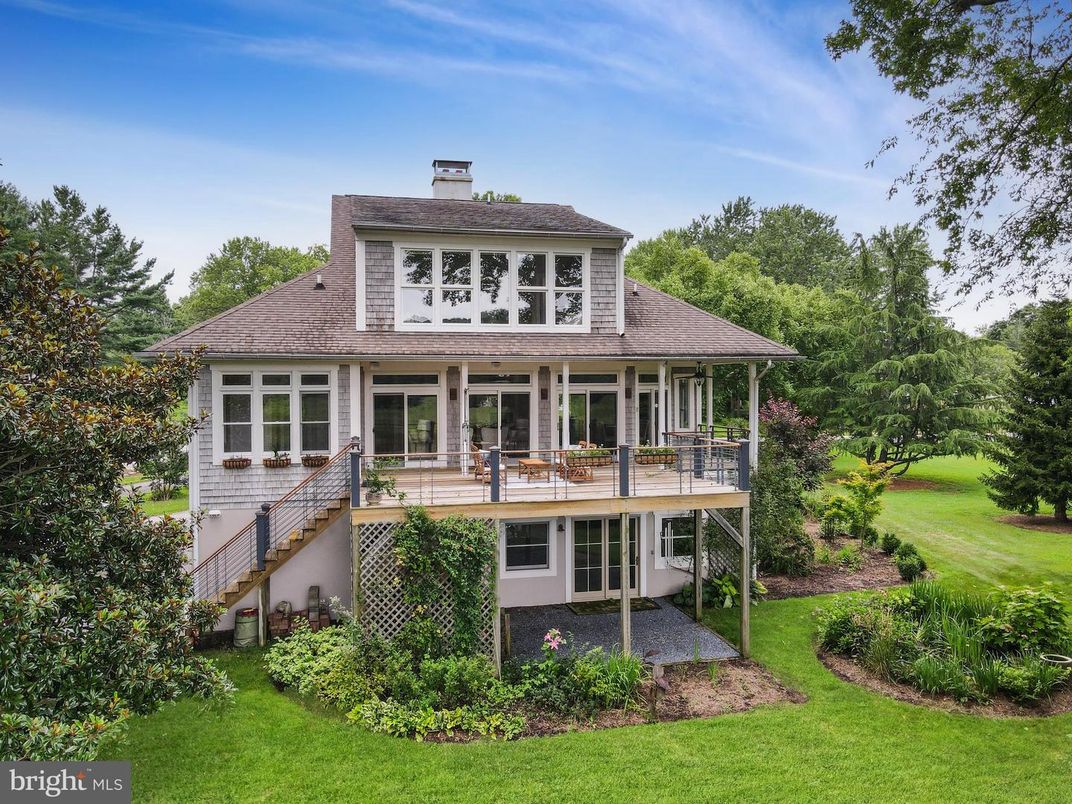 Backyard, Exterior, Facade, American Foursquare