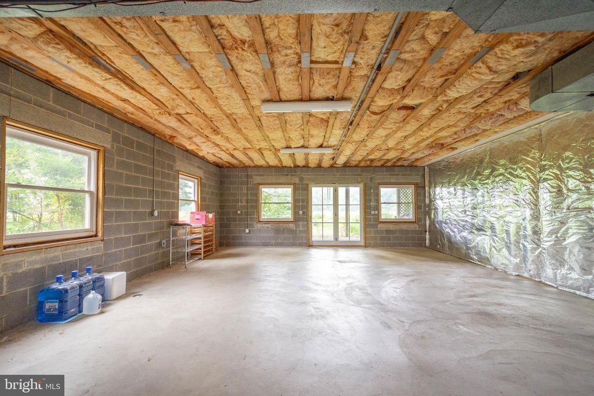 Empty room, Interior, Stone Walls, Wooden Ceilings