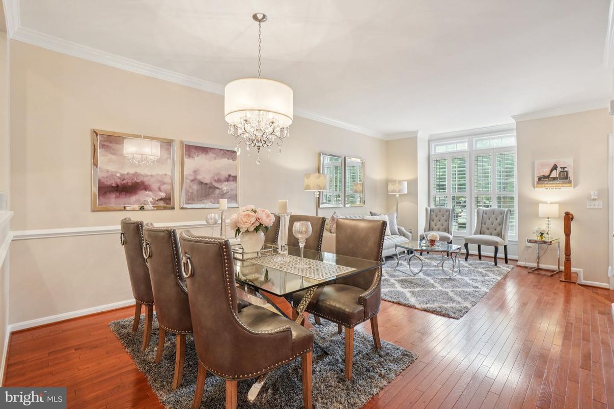 Chandelier, Dining room, Interior, Living room, Wood Texture Flooring