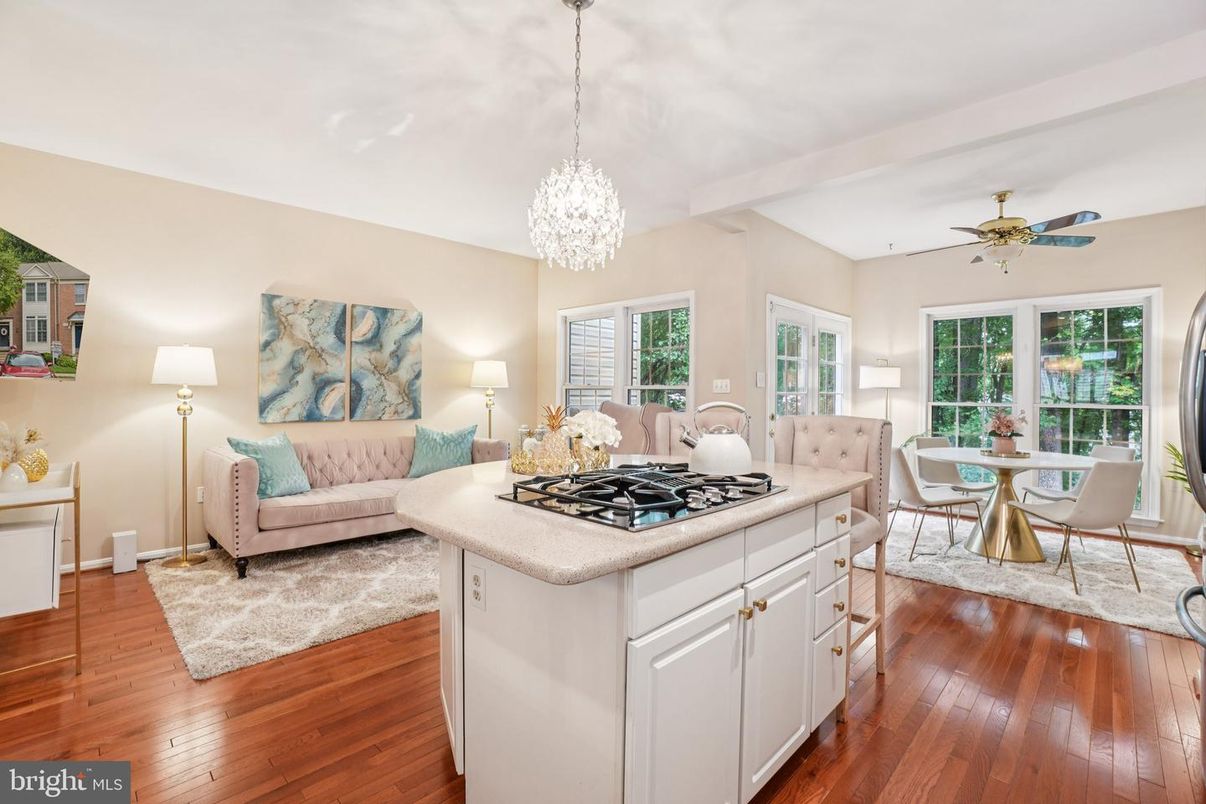 Chandelier, Dining room, Interior, Kitchen, Living room, Wood Texture Flooring