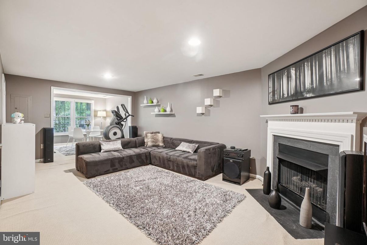 Fireplace, Interior, Living room, Recessed Lighting