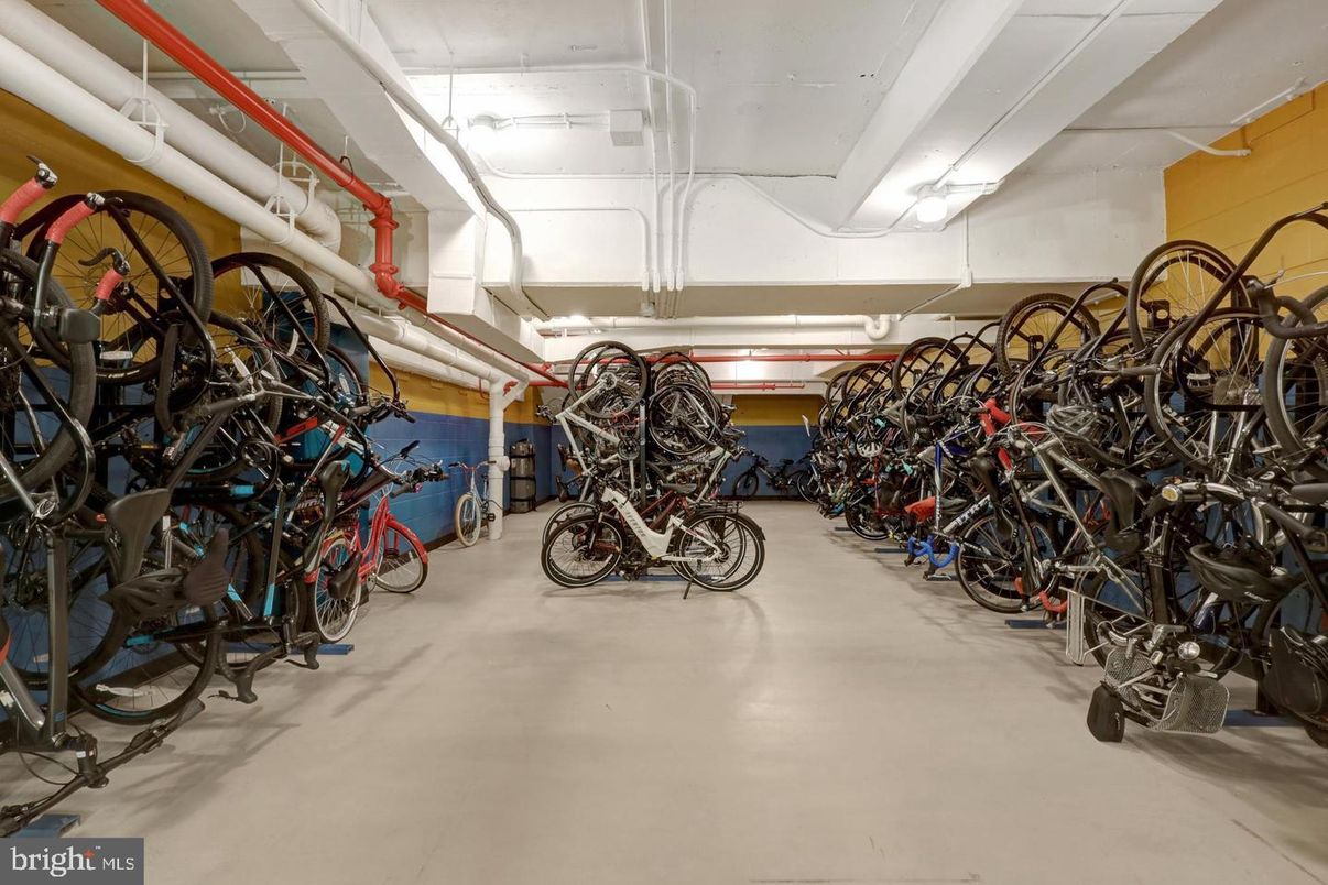 Garage, Interior
