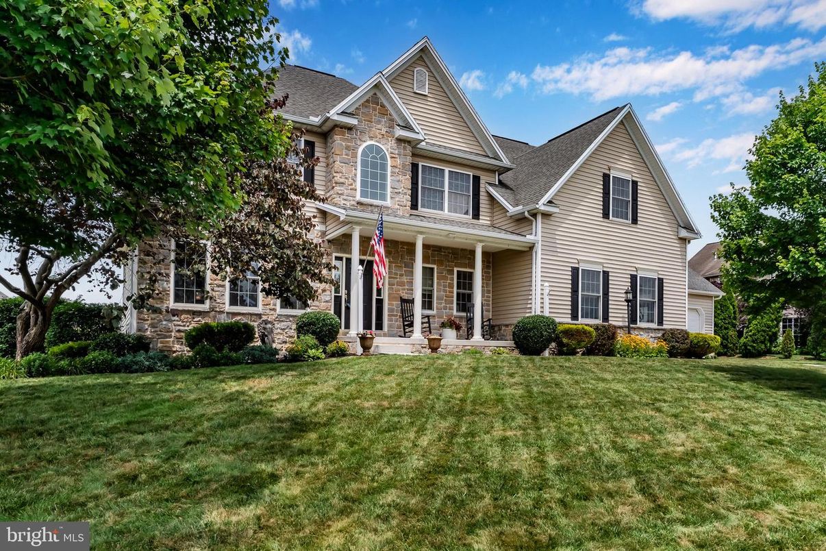 Exterior, Facade, Farmhouse