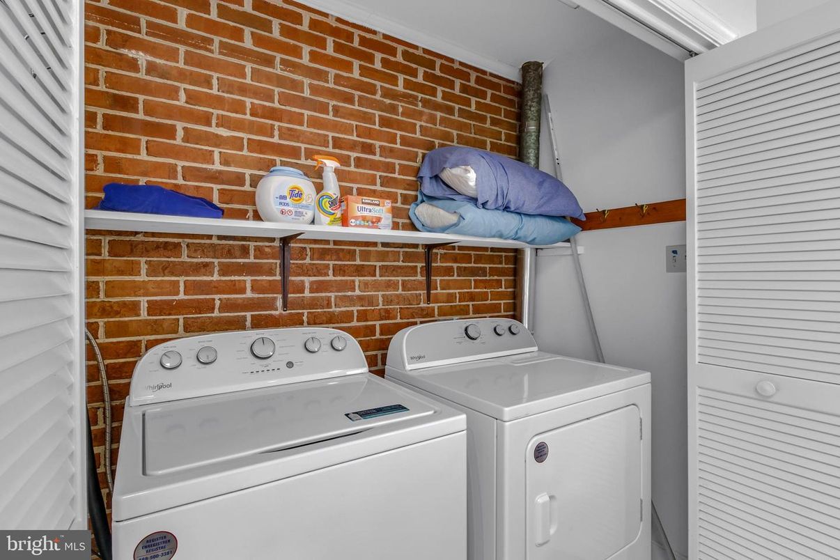 Interior, Stone Walls, Utility Closets, Washer