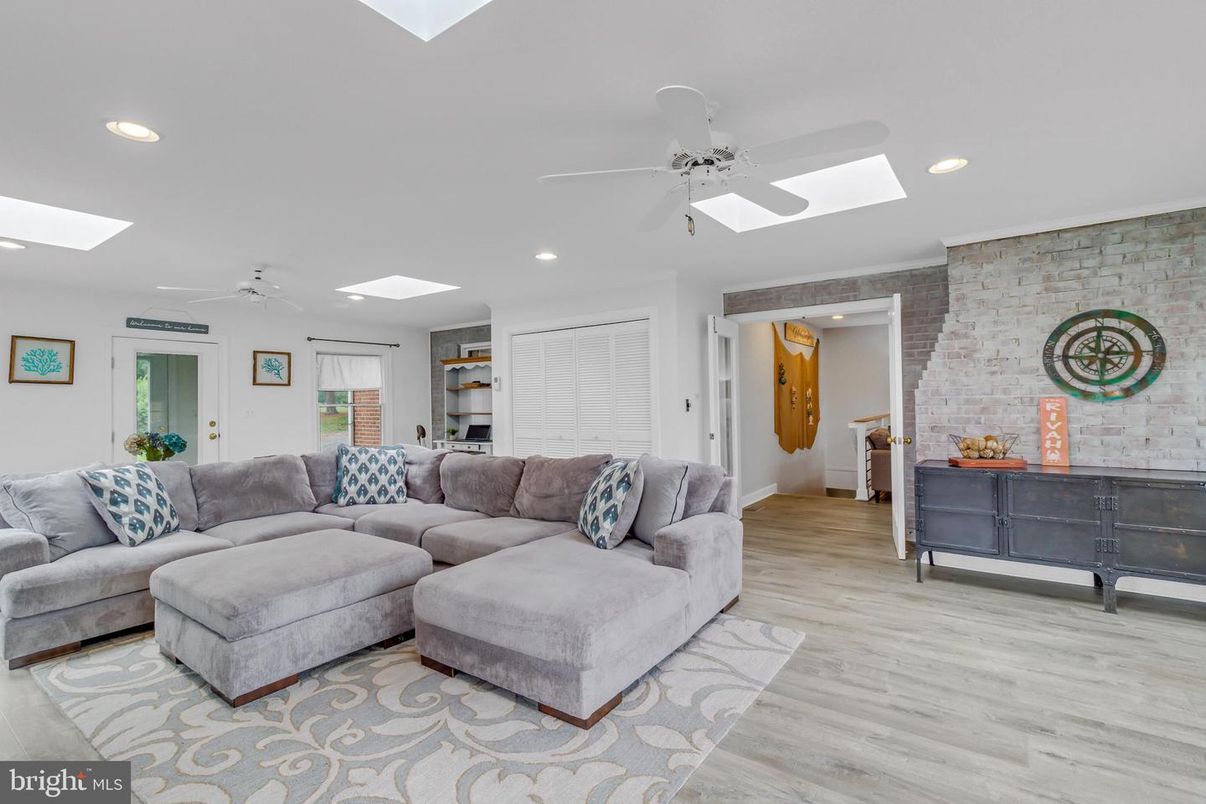 Interior, Living room, Recessed Lighting, Stone Walls, Wood Texture Flooring