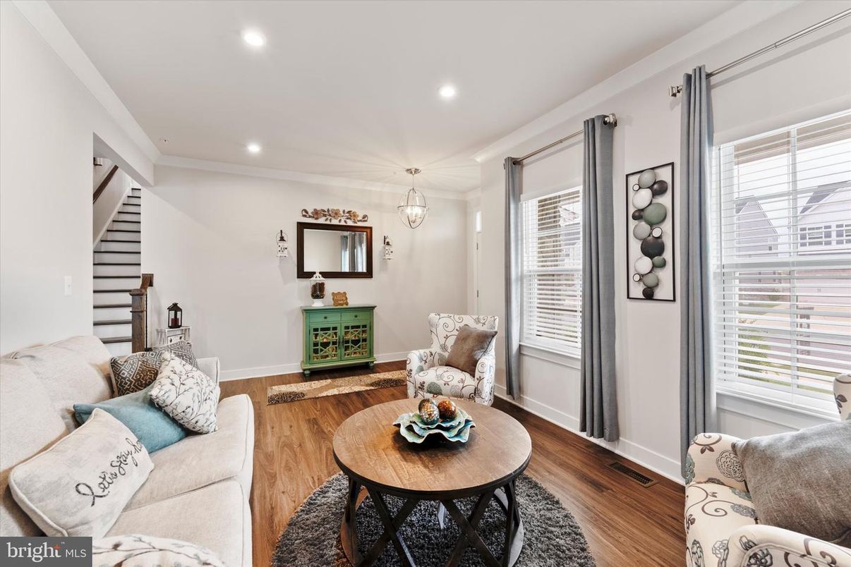 Interior, Living room, Pendant Lights, Recessed Lighting, Wood Texture Flooring