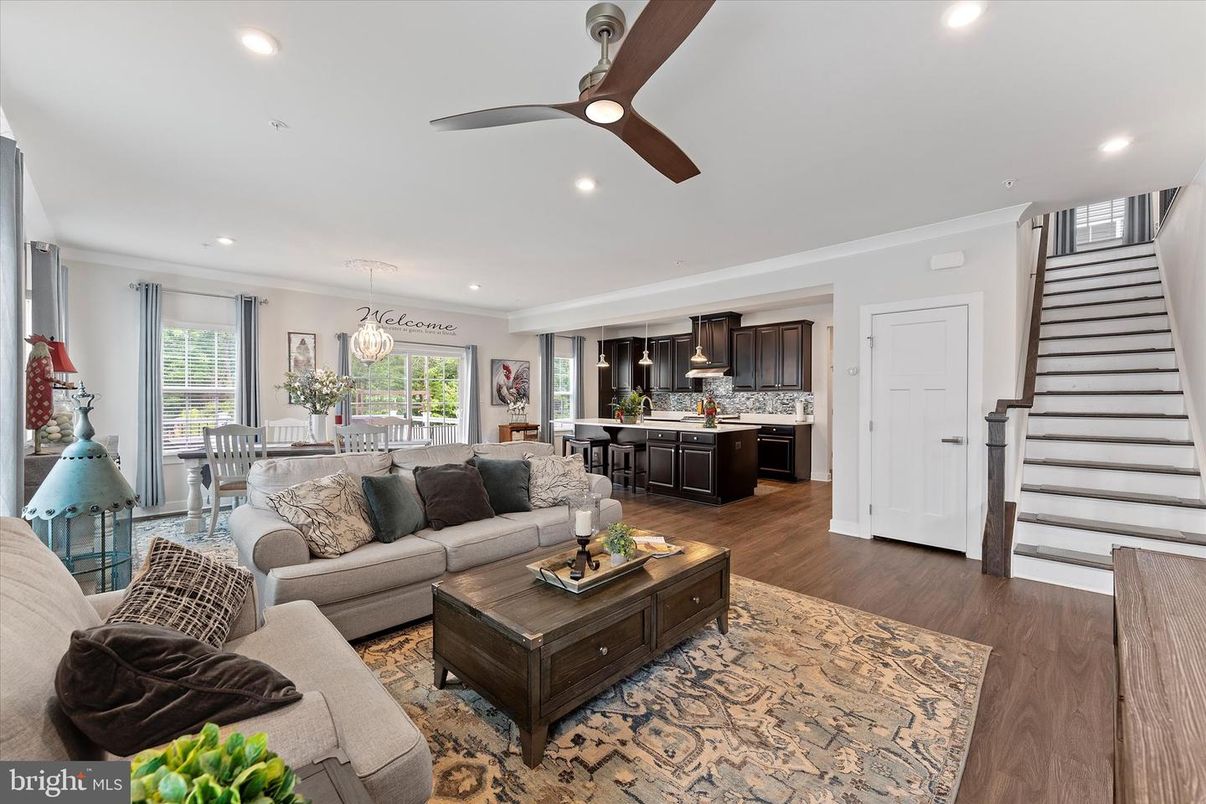 Dining room, Interior, Kitchen, Living room, Pendant Lights, Recessed Lighting, Stainless Steel Appliances, Wood Texture Flooring
