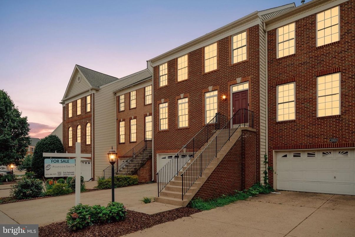 Attached, Exterior, Facade, Brick Facade, Rowhouse