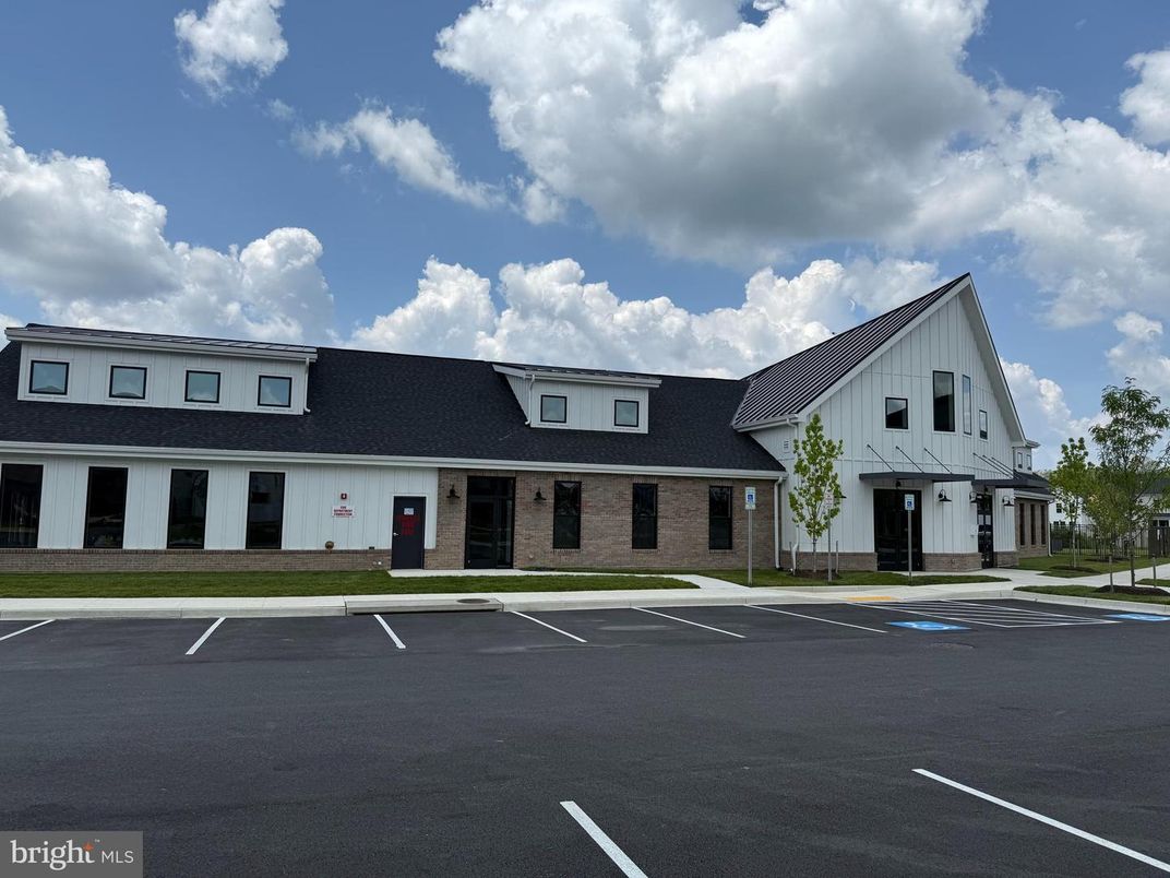 Exterior, Facade, Farmhouse