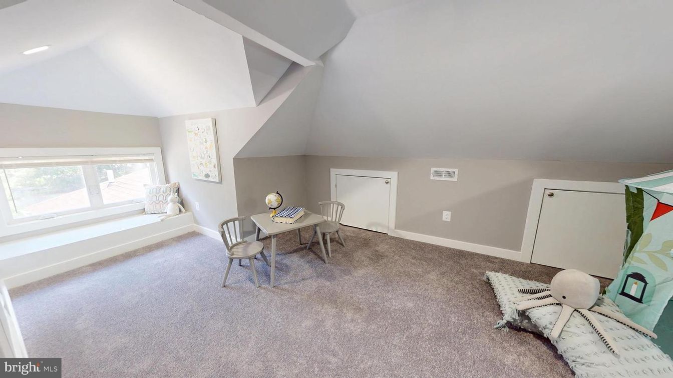 Dining room, Interior, Recessed Lighting