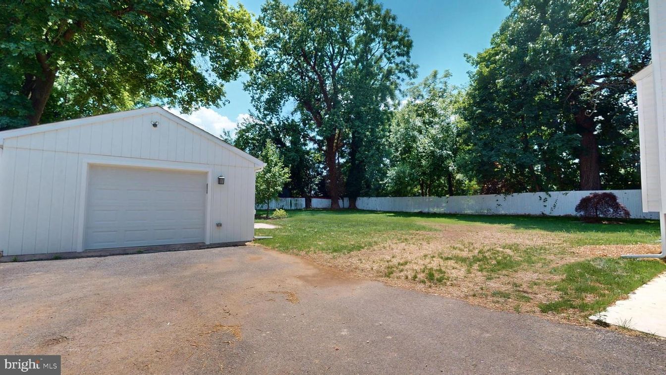 Backyard, Detached Garage, Exterior