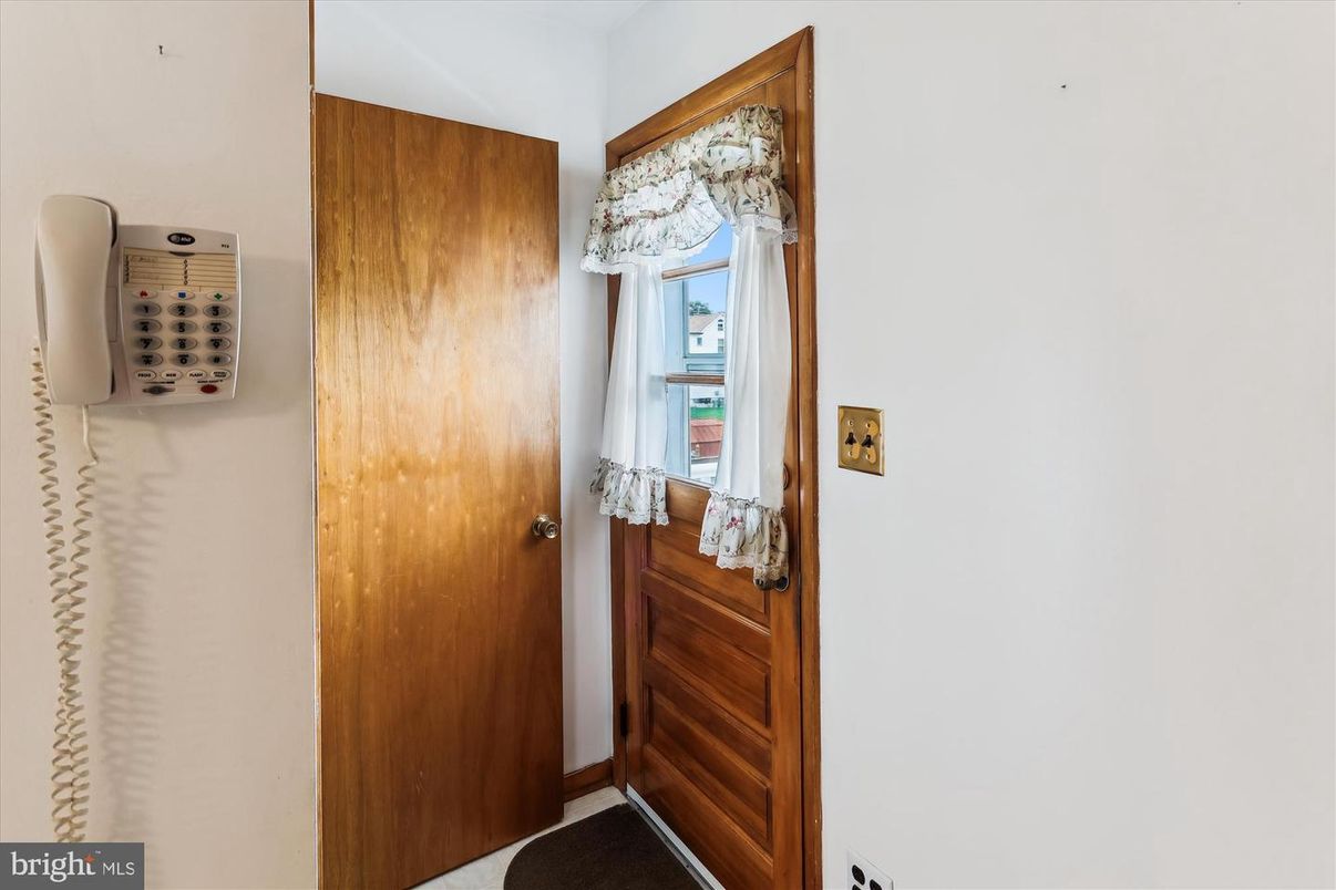 Elevator, Interior, Wooden Walls