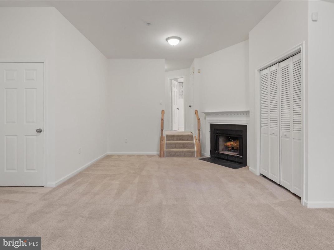 Empty room, Fireplace, Interior