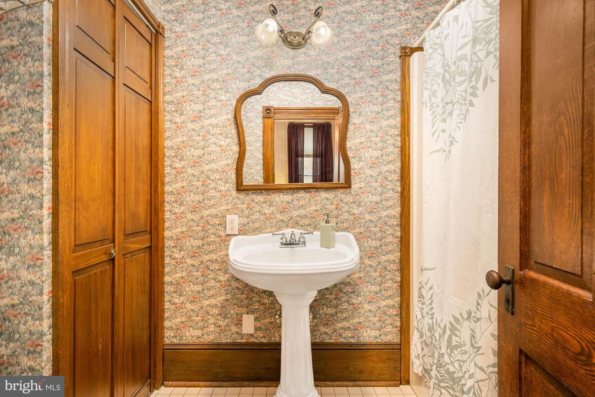 Bathroom, Interior