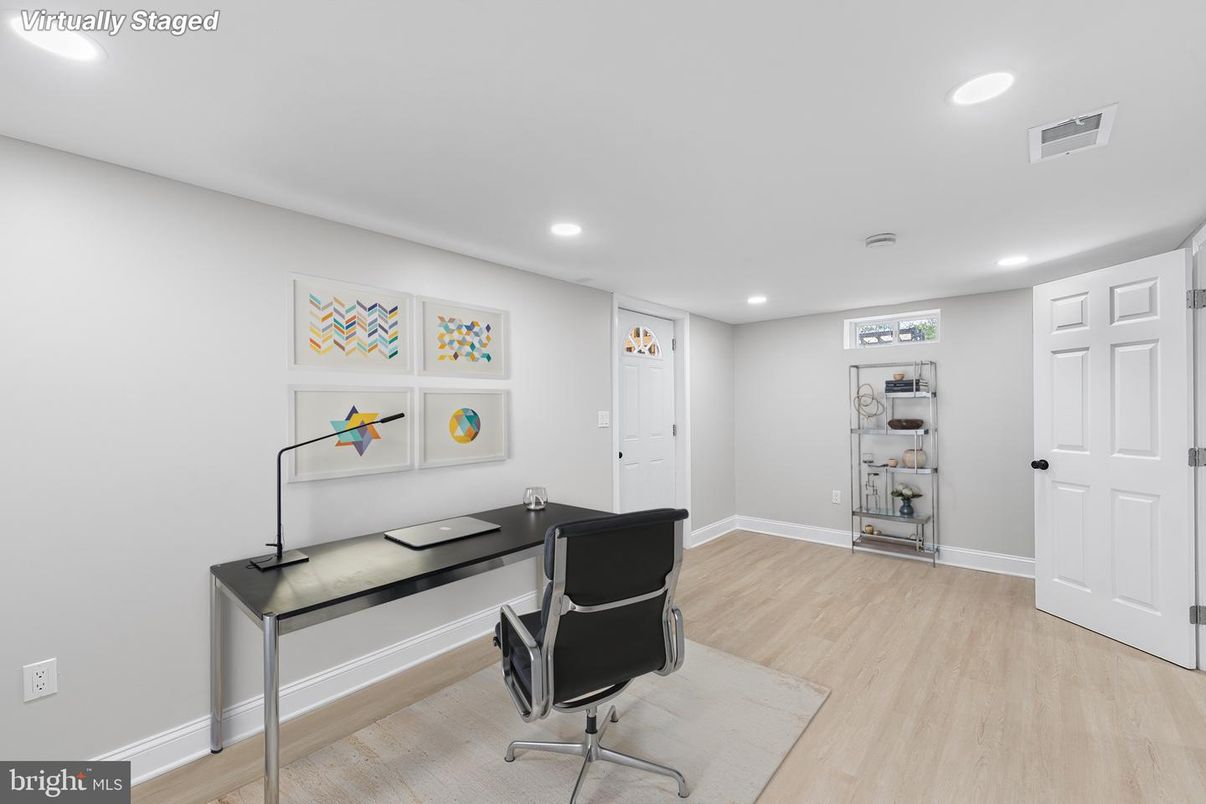 Home Office, Interior, Recessed Lighting, Wood Texture Flooring