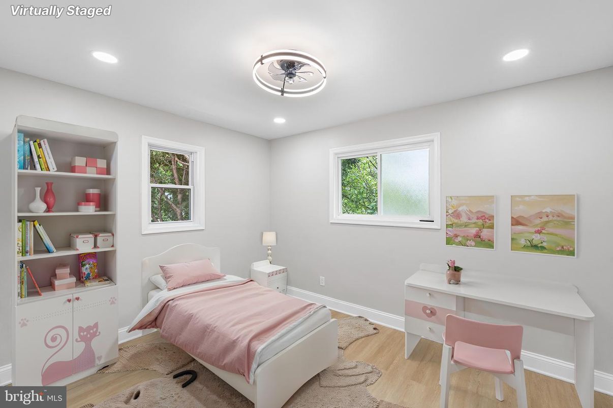 Bedroom, Home Office, Interior, Recessed Lighting, Wood Texture Flooring
