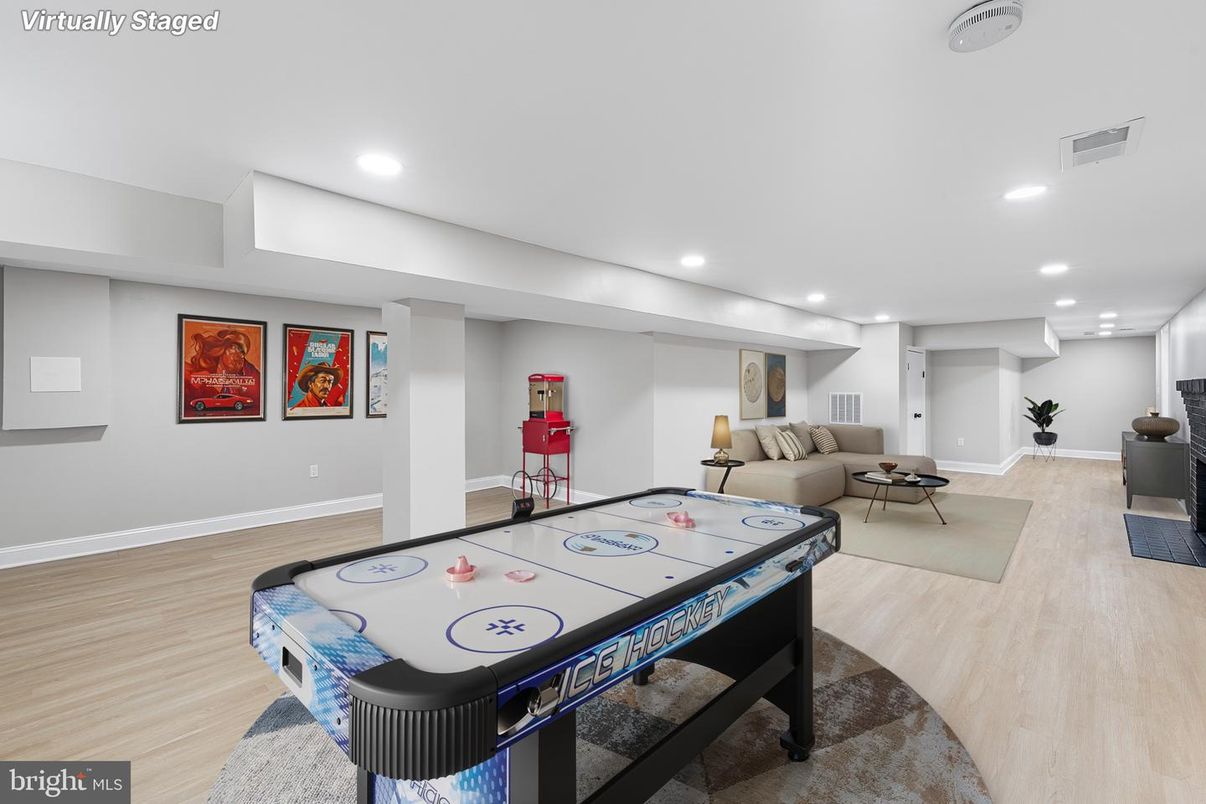 Game Room, Interior, Living room, Recessed Lighting, Wood Texture Flooring