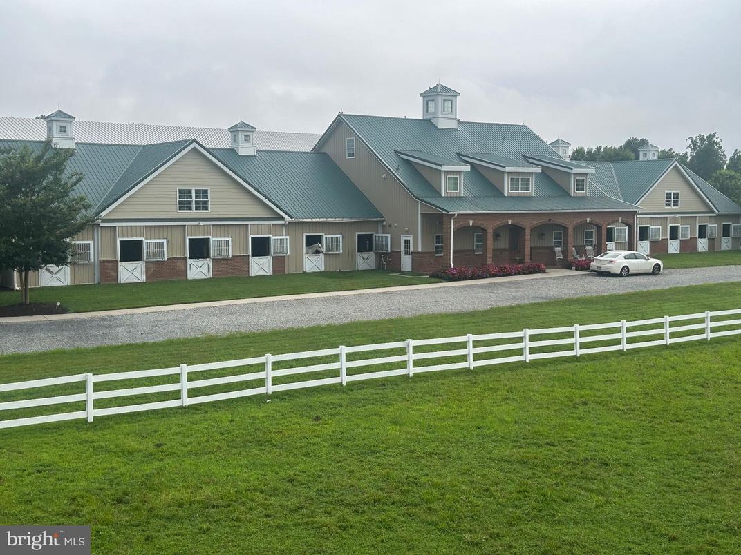 Backyard, Exterior, Facade, Farmhouse