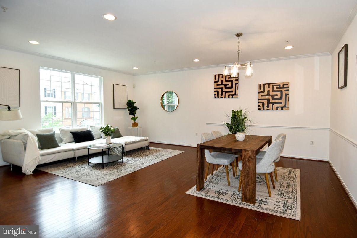 Dining room, Interior, Living room, Pendant Lights, Recessed Lighting, Wood Texture Flooring
