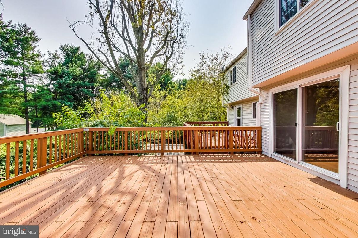 Exterior, Wood Texture Flooring