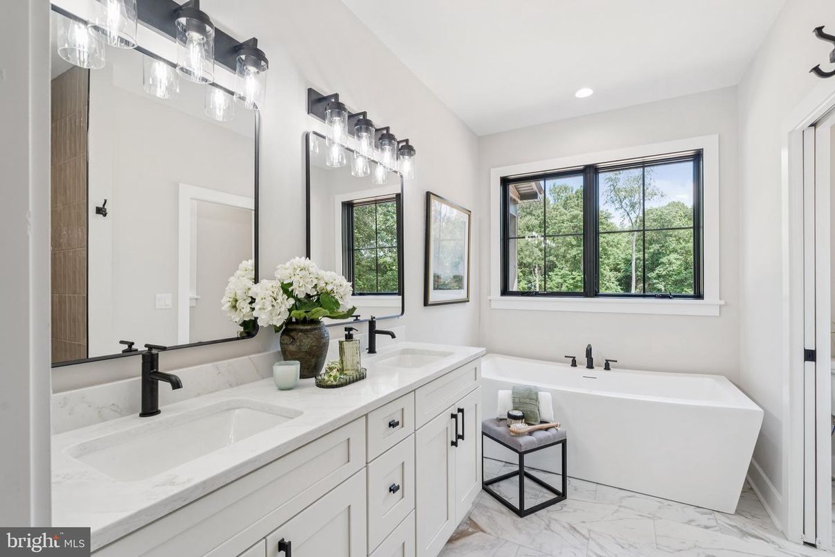 Bathroom, Dual Sink Vanities, Free Standing Baths, Interior, Marble, Recessed Lighting