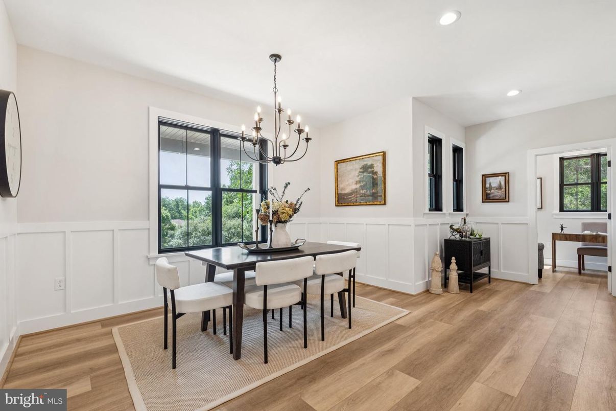 Chandelier, Dining room, Interior, Recessed Lighting, Wood Texture Flooring
