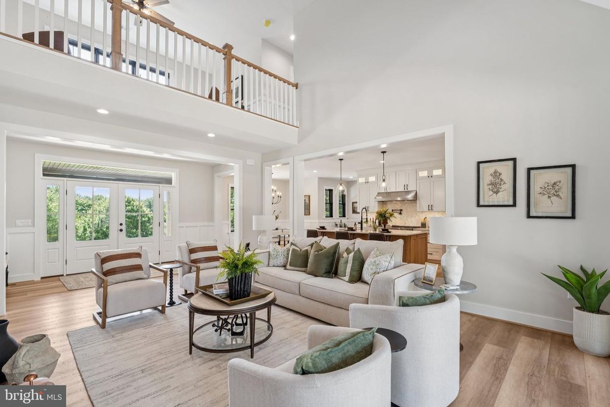 Interior, Kitchen, Living room, Pendant Lights, Recessed Lighting, Wood Texture Flooring
