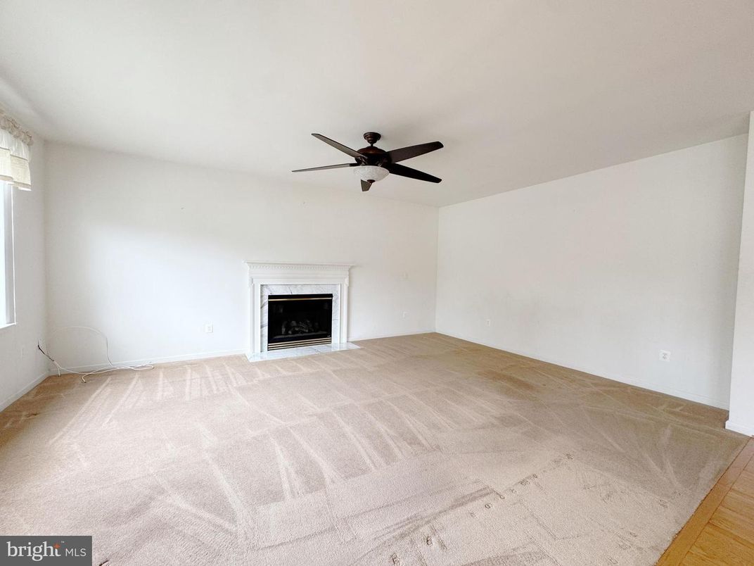 Empty room, Fireplace, Interior