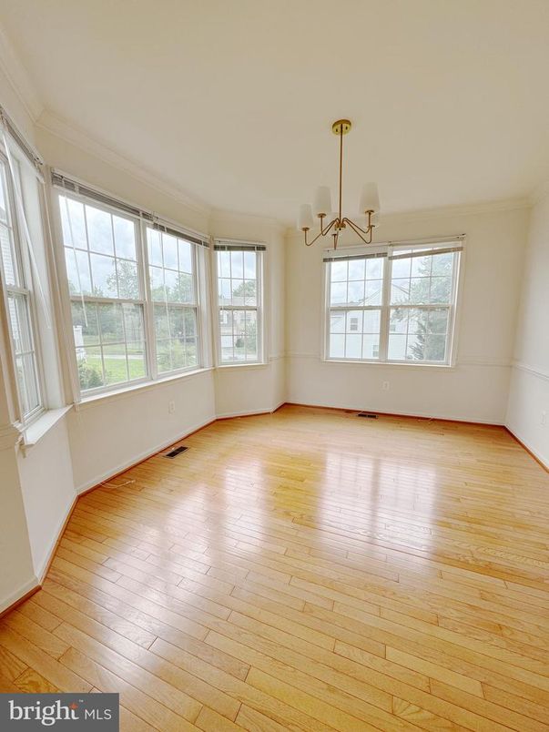 Chandelier, Empty room, Interior, Wood Texture Flooring
