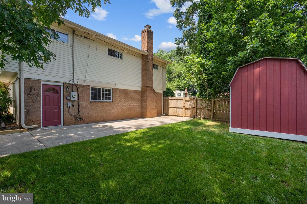 Backyard, Exterior