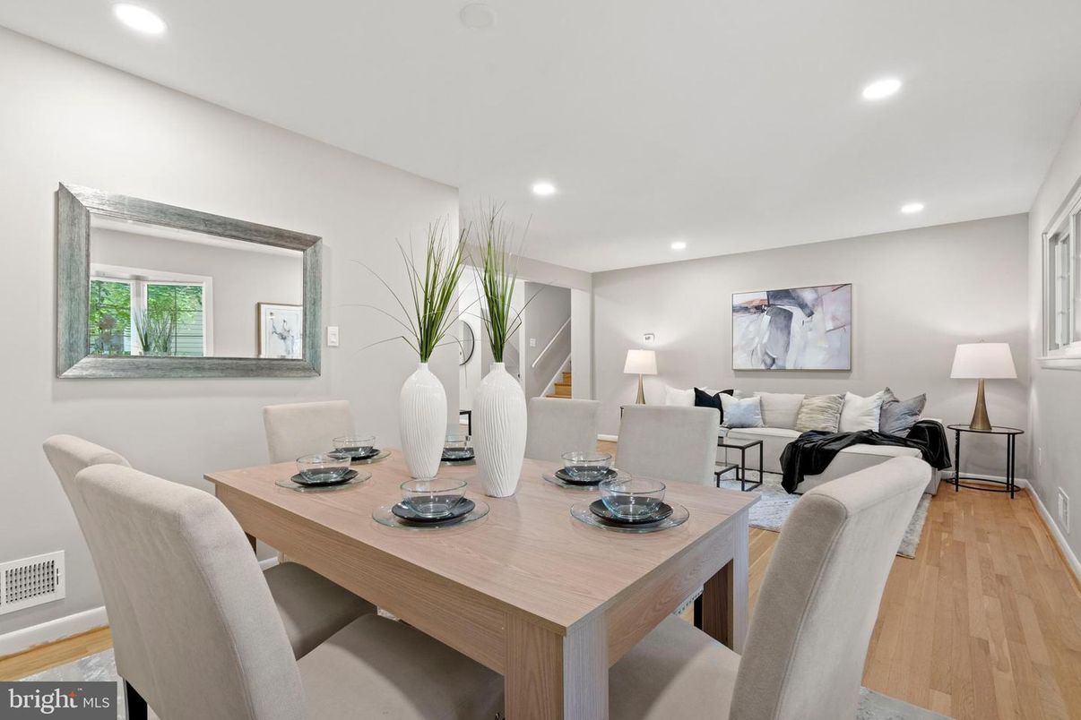 Dining room, Interior, Living room, Recessed Lighting, Wood Texture Flooring