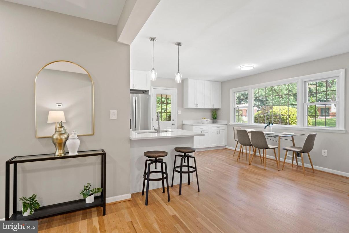 Dining room, Interior, Kitchen, Pendant Lights, Wood Texture Flooring