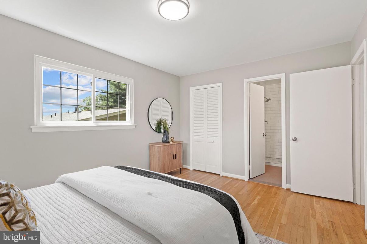 Bedroom, Interior, Water, Wood Texture Flooring