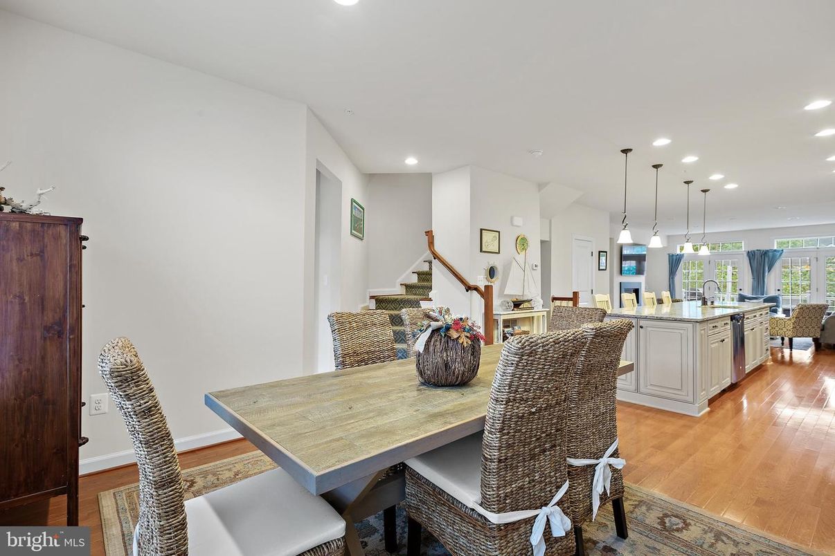 Dining room, Interior, Kitchen, Pendant Lights, Recessed Lighting, Wood Texture Flooring