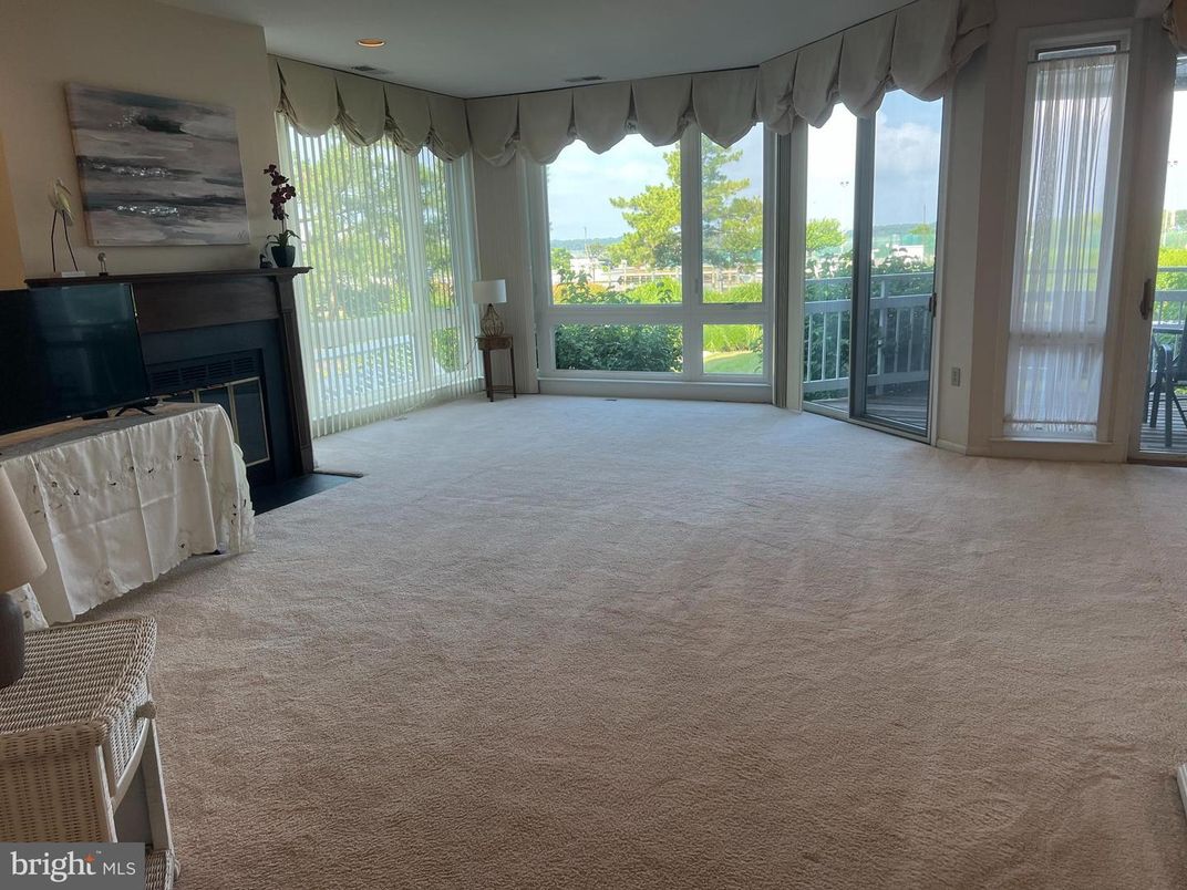 Empty room, Fireplace, Interior, Recessed Lighting