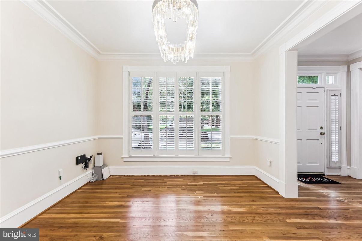 Chandelier, Empty room, Interior, Wood Texture Flooring