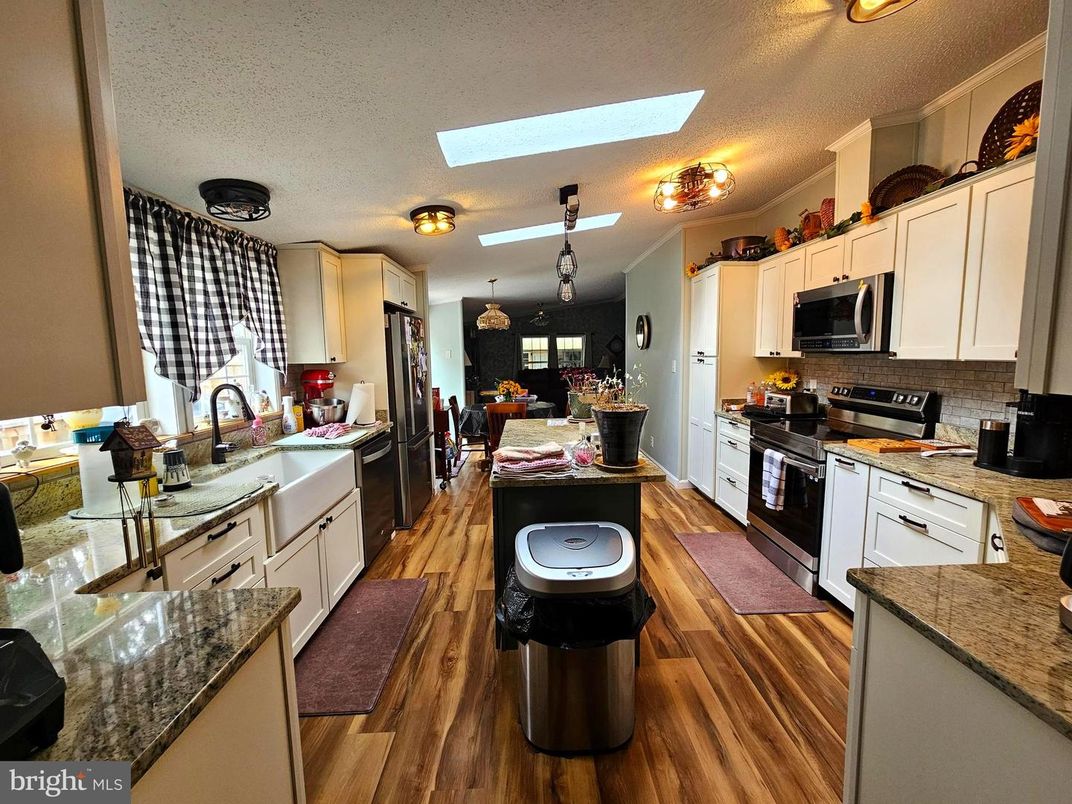 Interior, Kitchen, Pendant Lights, Wood Texture Flooring