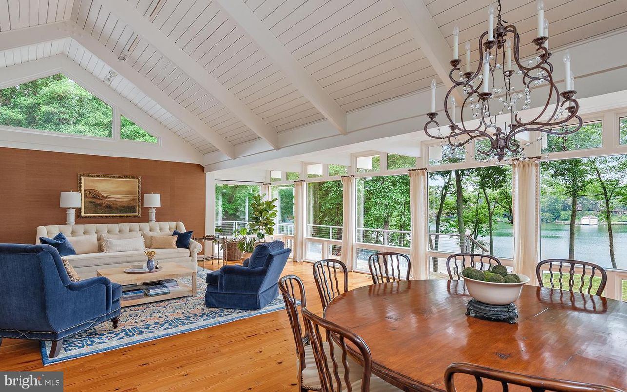Chandelier, Dining room, Interior, Living room, Water, Wood Texture Flooring