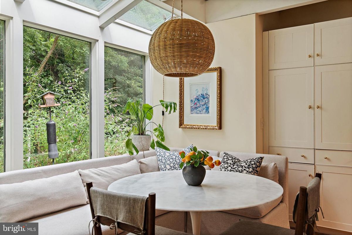 Dining room, Interior