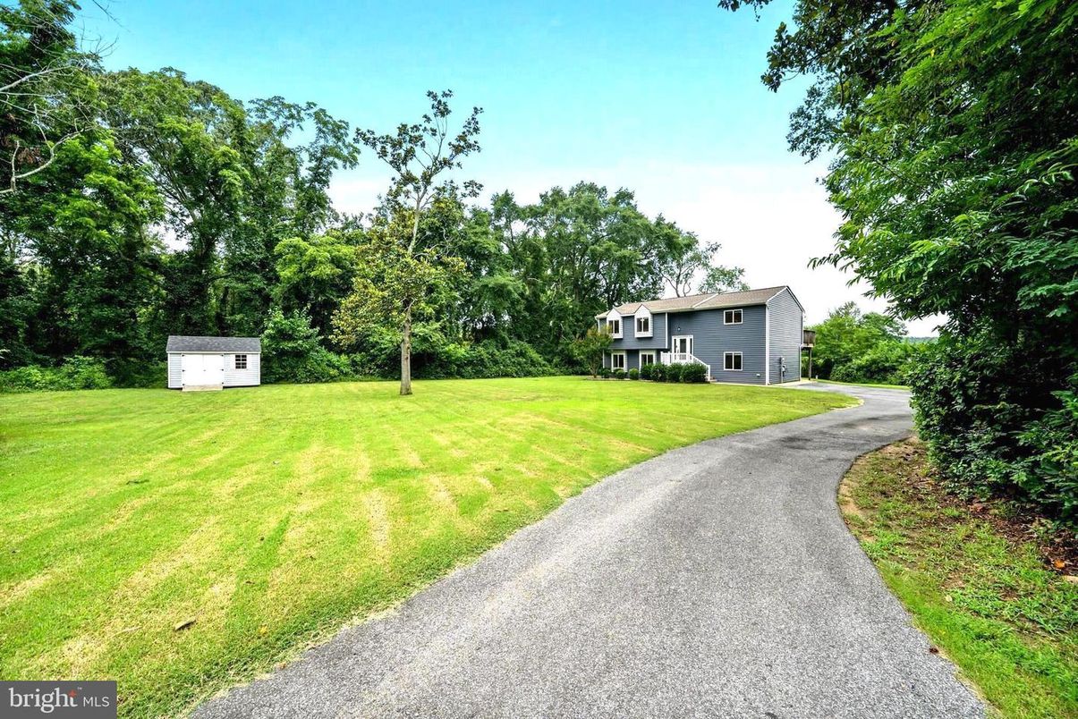 Backyard, Detached Garage, Exterior