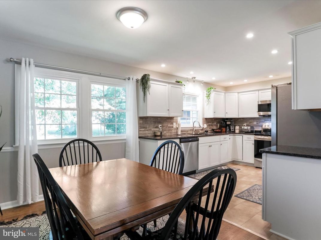Dining room, Interior, Kitchen, Recessed Lighting