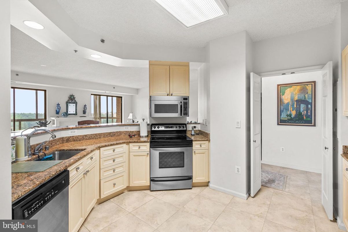 Interior, Kitchen, Recessed Lighting