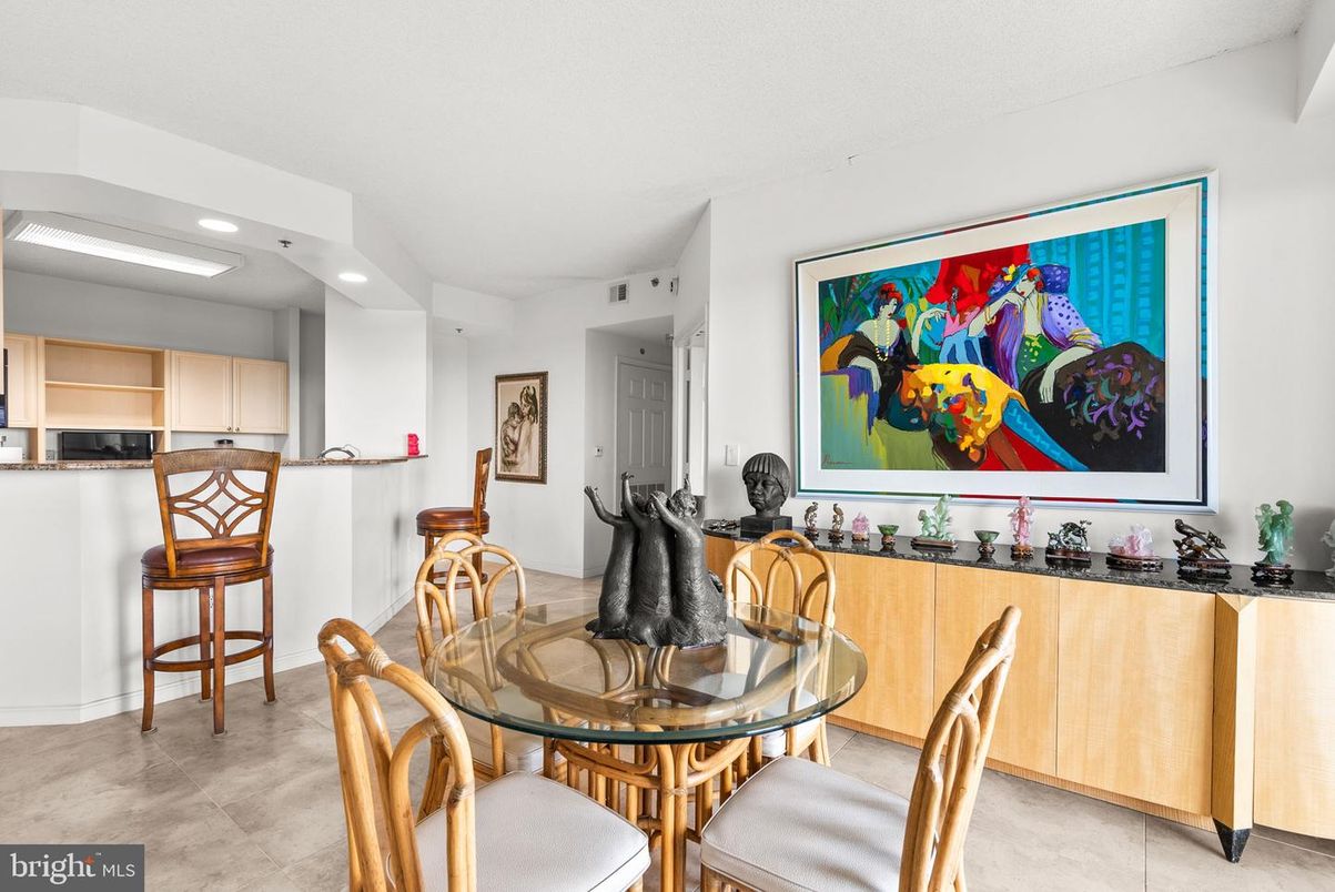 Dining room, Interior, Kitchen, Recessed Lighting
