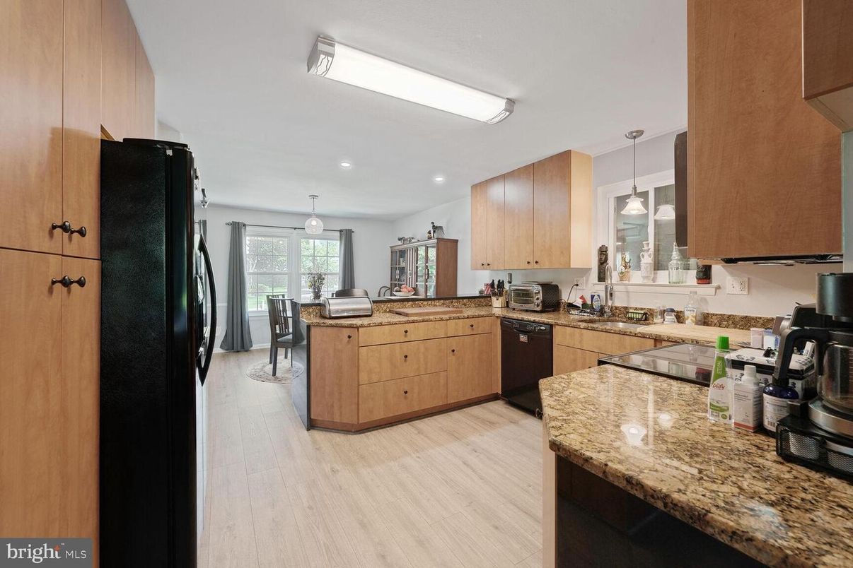 Dining room, Interior, Kitchen, Pendant Lights, Recessed Lighting, Wood Texture Flooring